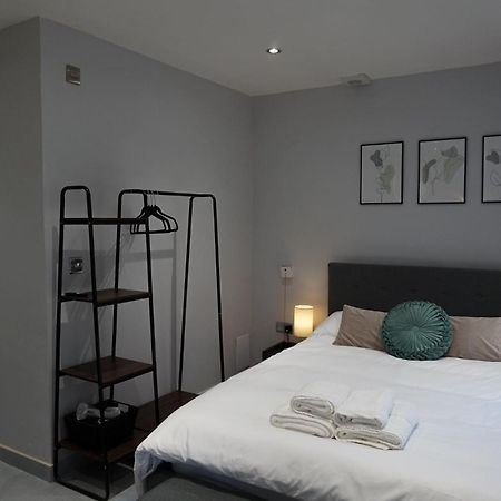 Luxury 5Bd Suite Guest House 런던 외부 사진