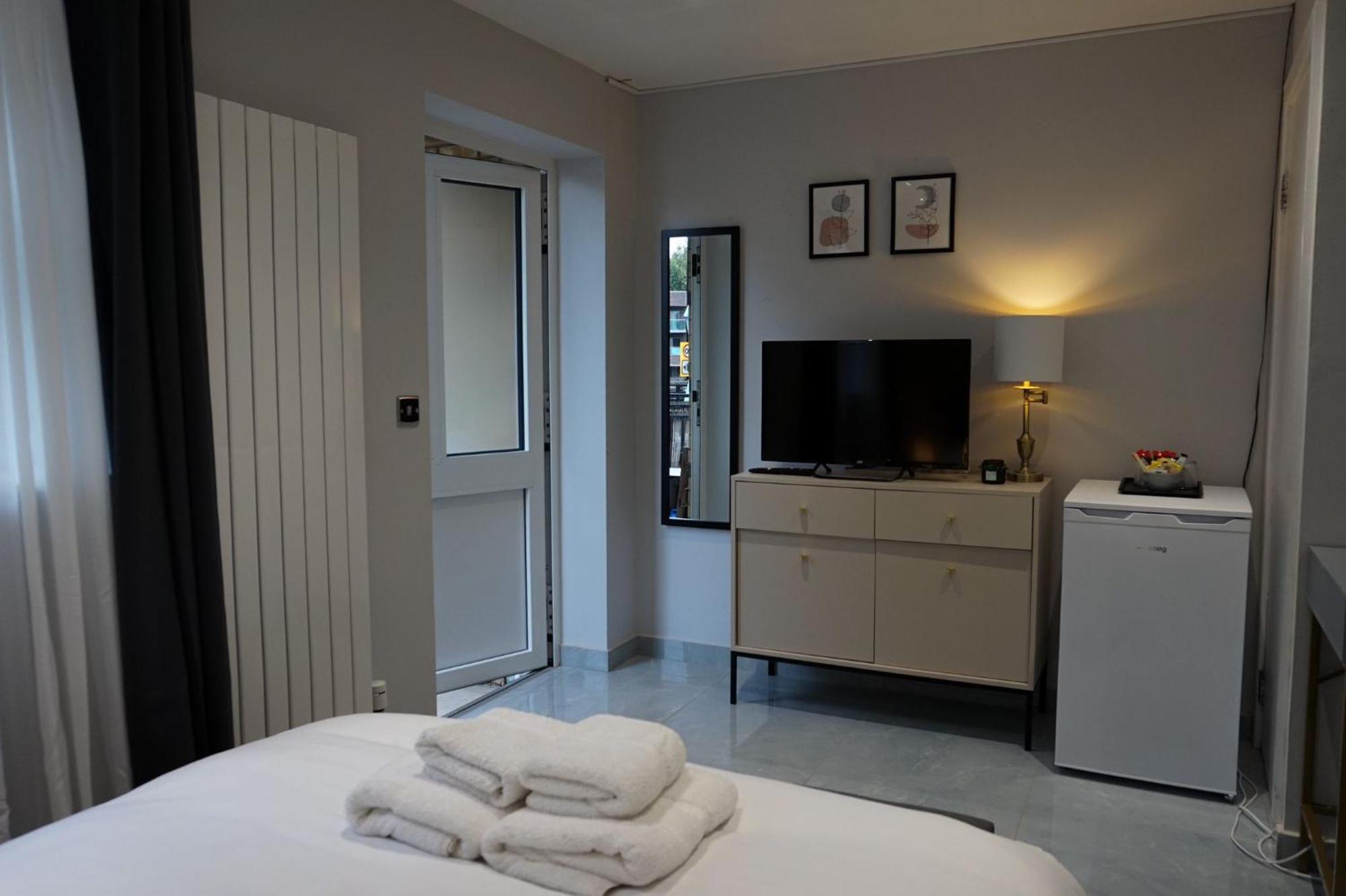 Luxury 5Bd Suite Guest House 런던 외부 사진