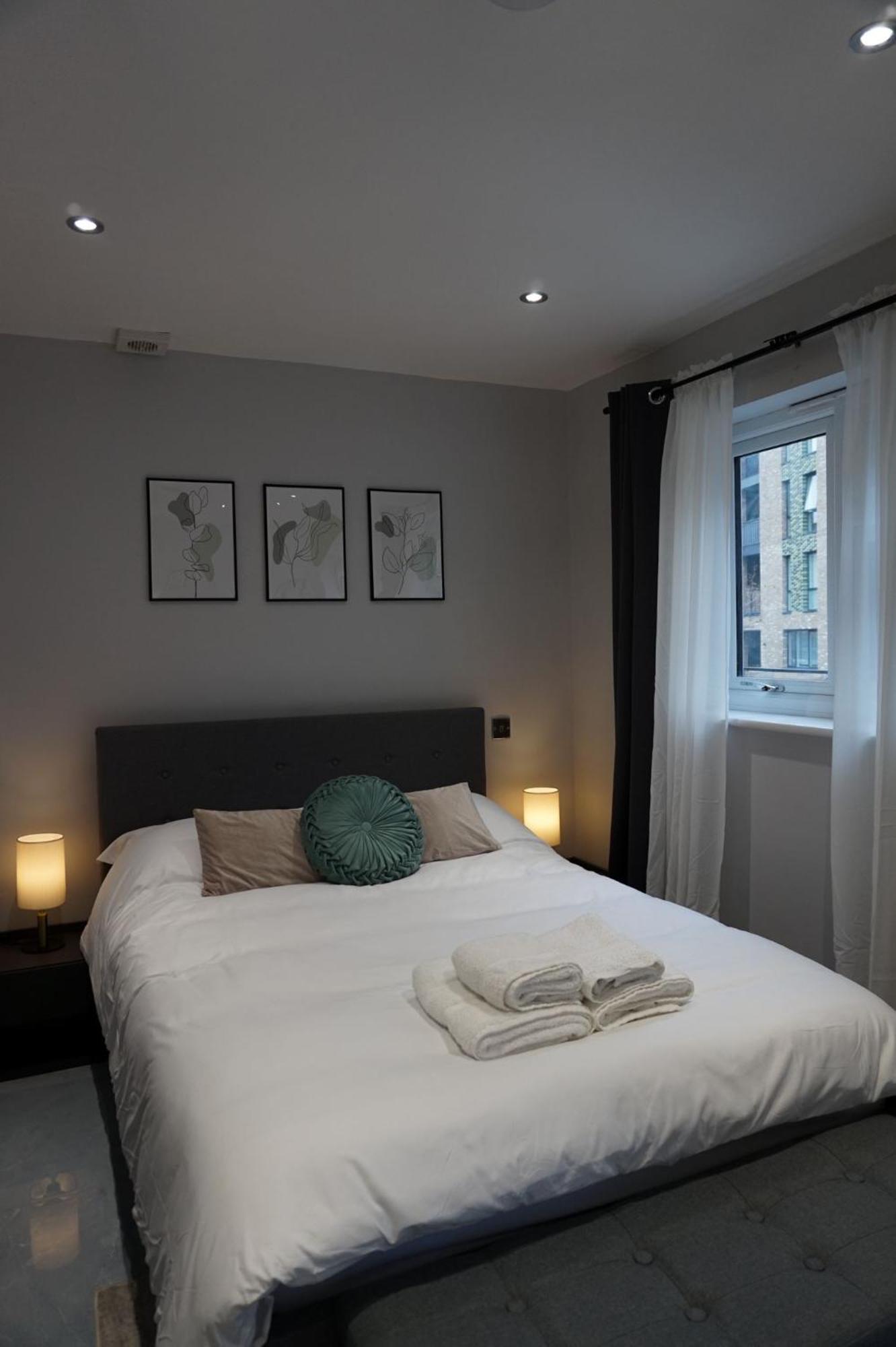Luxury 5Bd Suite Guest House 런던 외부 사진